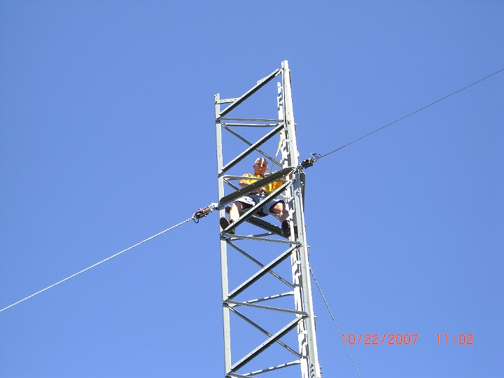 CIMG0318.JPG - I'm on the way up to connect the next 55 feet.